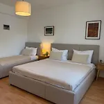 The Outlook - Bedrooms Homestay